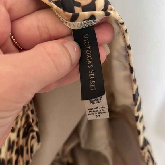 Victoria’s Secret Onepiece Swim Suit Dress Leopard Cheetah Print - Picture 4 of 5